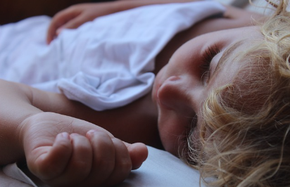 When is it Safe for Baby to Sleep with Blanket & What Should We Do to Keep Them Safe?