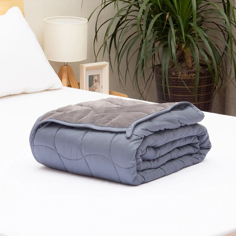 Plush Grey Fleece Weighted Blanket for Cozy Comfort