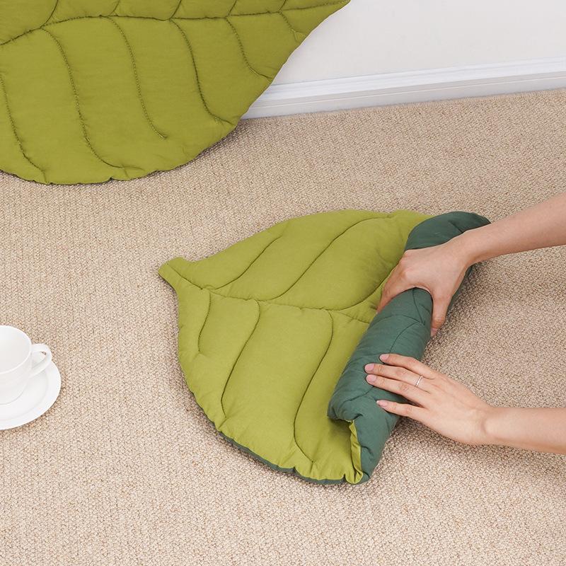 Four Seasons Leaf Cat Mat for Sleeping Pet Sleeping Mat for Dogs Bite Resistant Cat Cage Mat