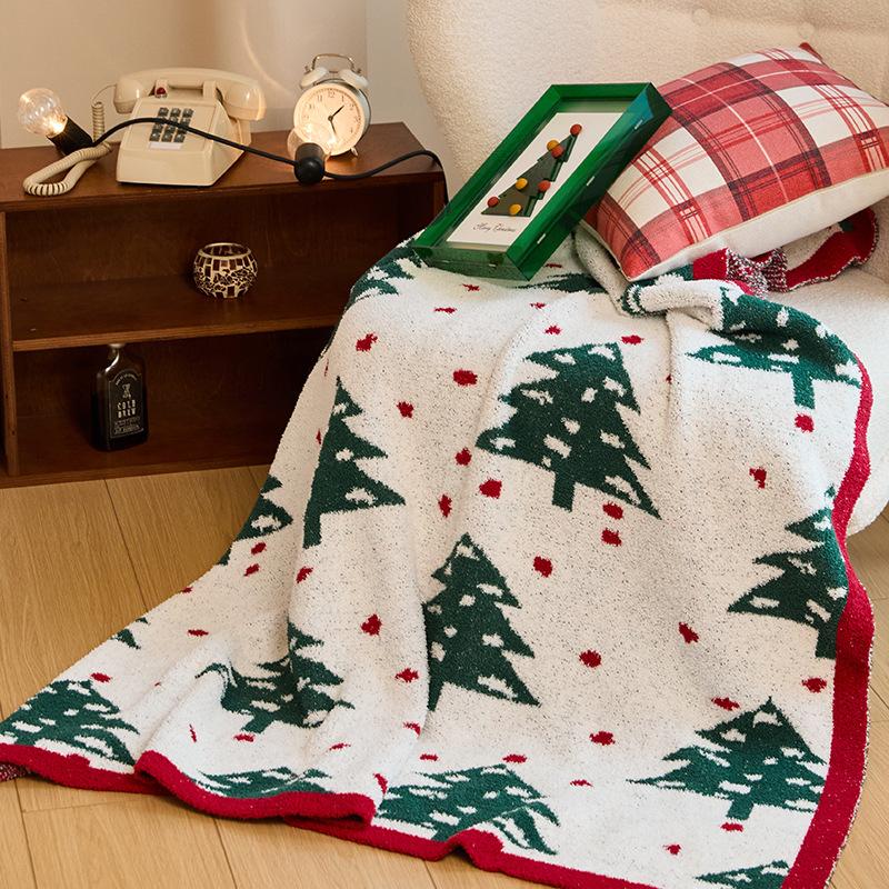 Elegear  Blanket Christmas Tree with Red Polka Dots