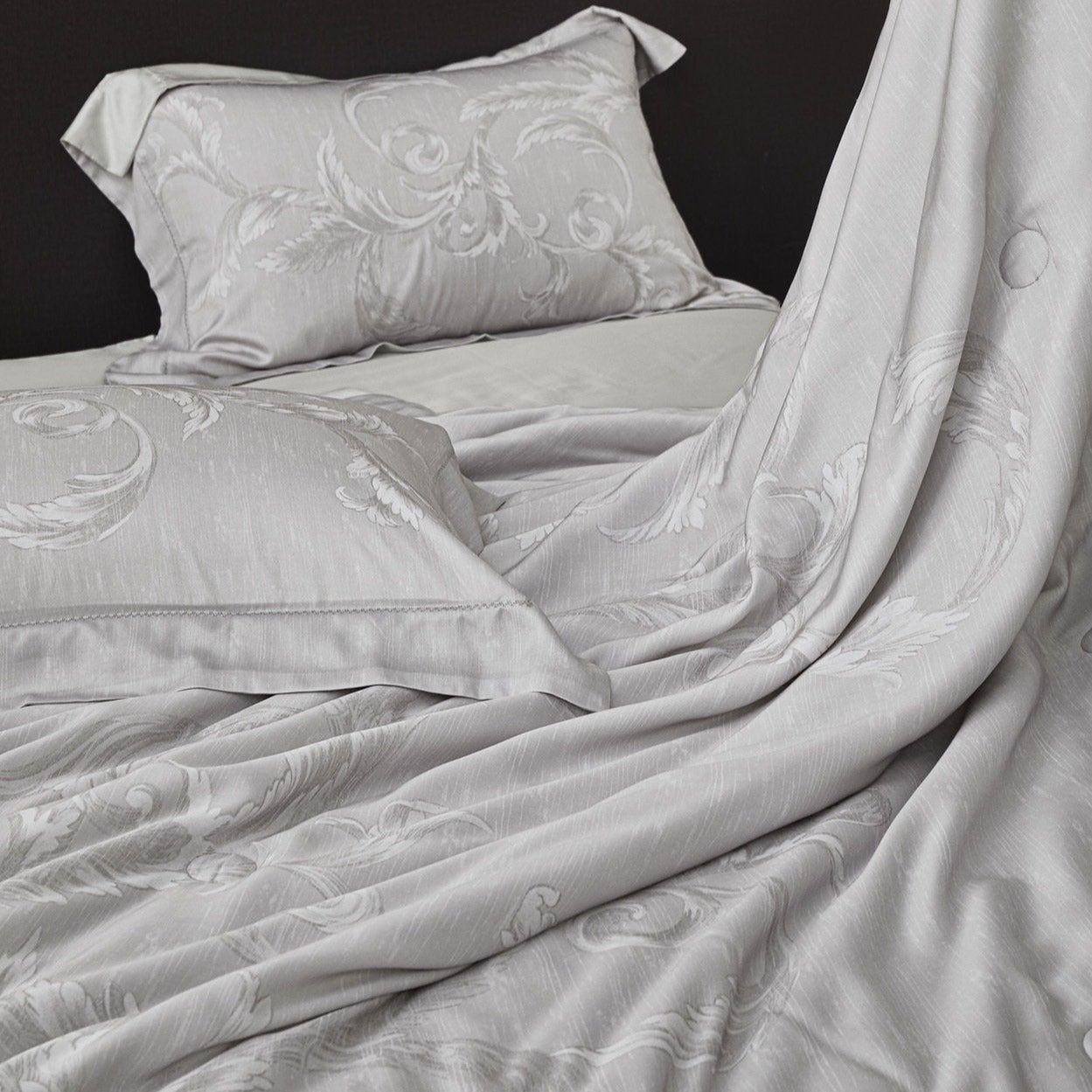 Elegear Luxury Cooling Blanket| Mulberry Silk & Austrian Lenzing LF Tencel,  Antibacterial Cool & Smooth